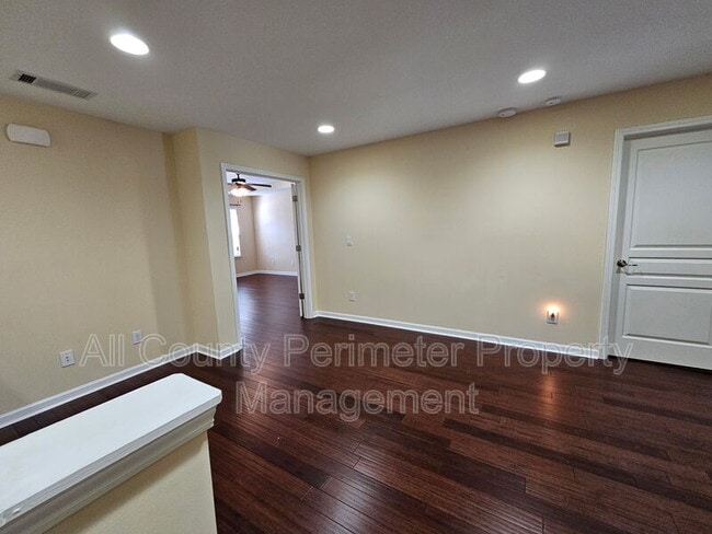 Building Photo - 1597 Trailview Way NE