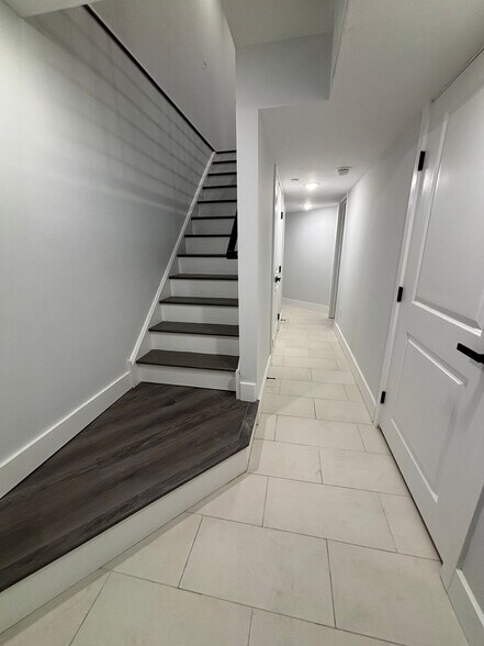 Building Photo - 713 N 42nd St