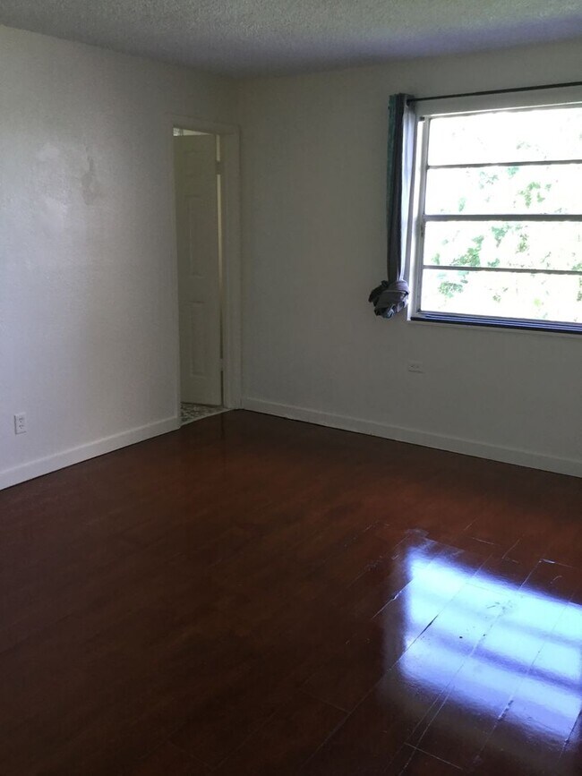 Building Photo - 2454 Rio Pinar Lakes Blvd
