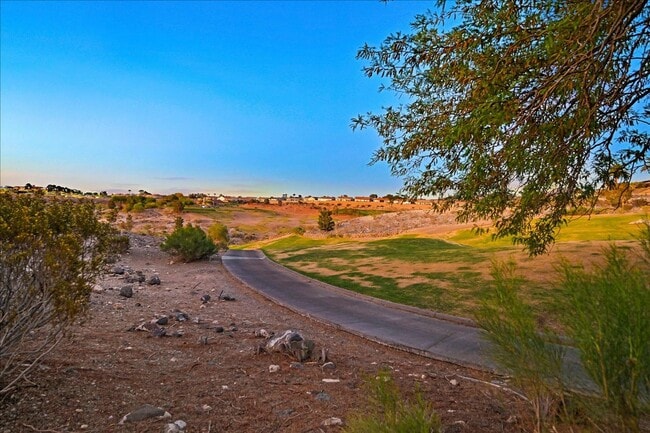 Building Photo - Golf Course Views in Sun City Anthem!  Age...
