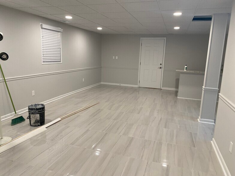 walk out basement with one bedroom & one bath - 851 Rockbridge Rd SW
