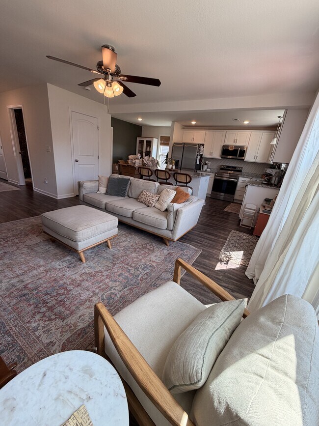 Building Photo - 136 Quarry Rdg Rd