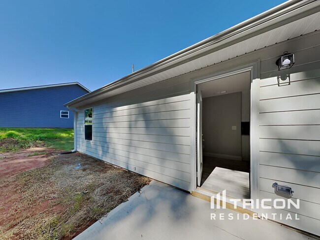 Building Photo - 487 Kinsley Wy