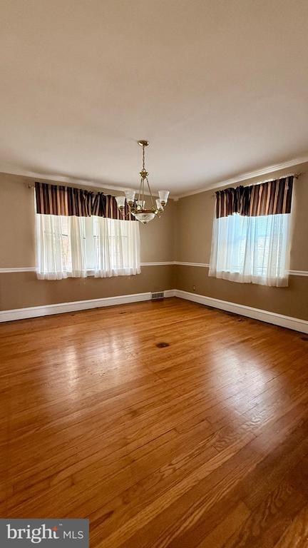 Building Photo - 308 Eldon Ave