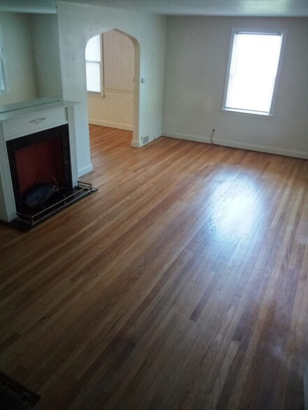 Living Room Off Dining Room - 207 Sunflower Ave