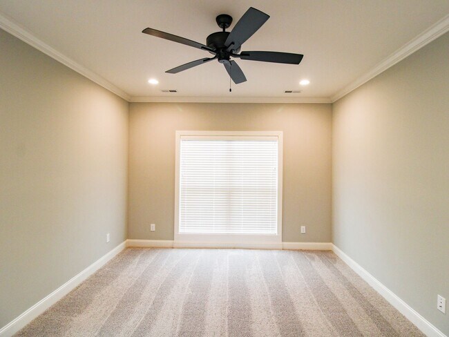 Building Photo - Beautiful two story home at Whispering Pines!