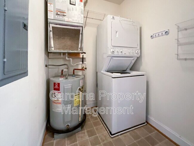 Building Photo - 518 Clarice Ave