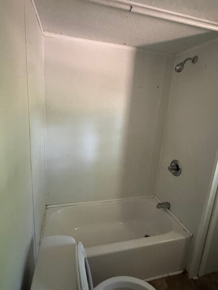 Bathroom - 3165 Henderson Grove Rd