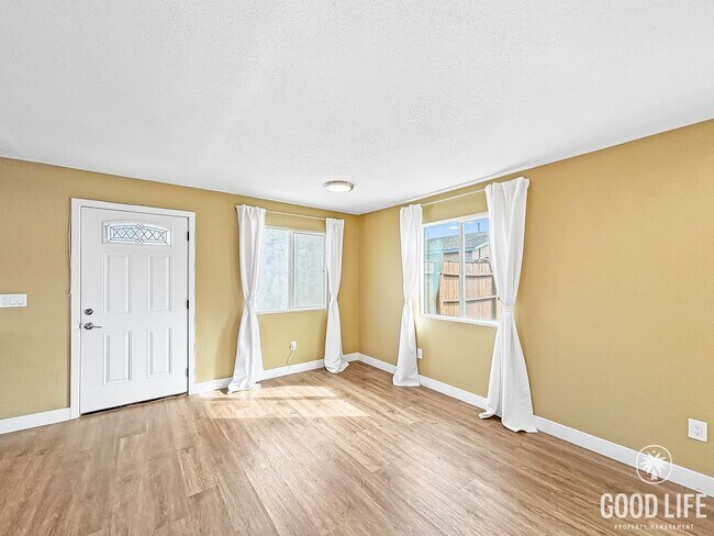 Building Photo - Charming 3BD/2BA House in Imperial Beach W/ A/C, W/D, 2-Car Garage, & Grass Backyard!