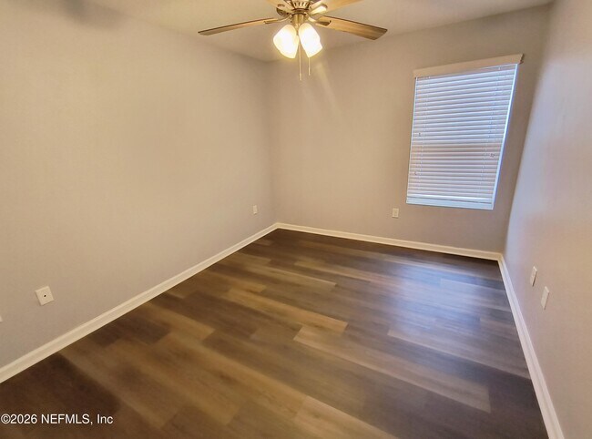 Building Photo - 1211 Sarahs Landing Dr