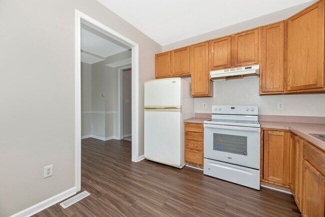 Building Photo - Beautifully Renovated Townhome in Walnut Ridge