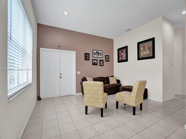 Building Photo - 938 Bluewood Terrace