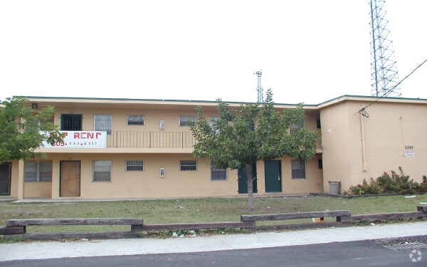 Building Photo - 130 SW 4th Ave