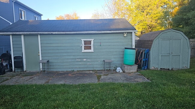 Building Photo - 3806 Herrick St