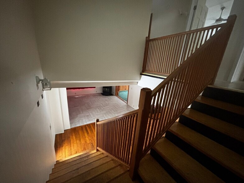 Building Photo - 349 Bone Plain Rd