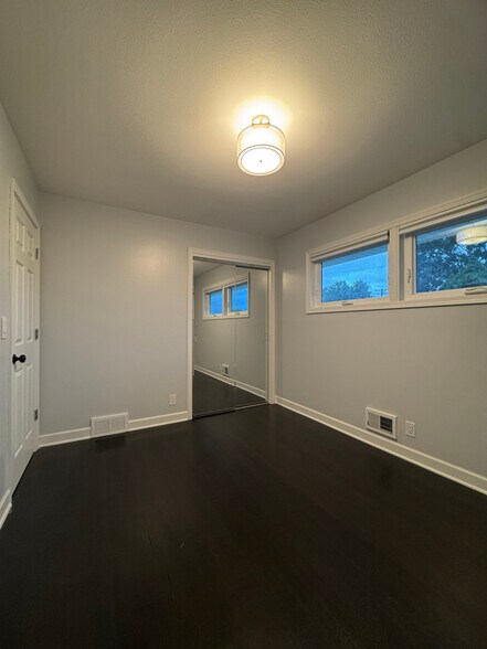 Building Photo - 3303 Johnson St NE