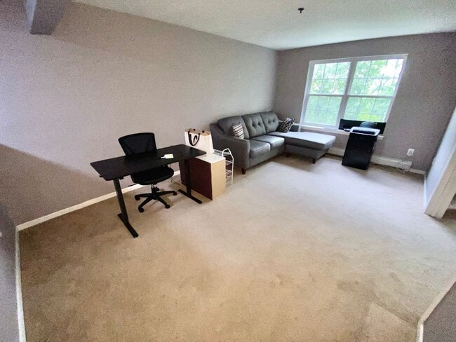 Building Photo - 1 Bedroom Apartment in Burlington VT Avail...