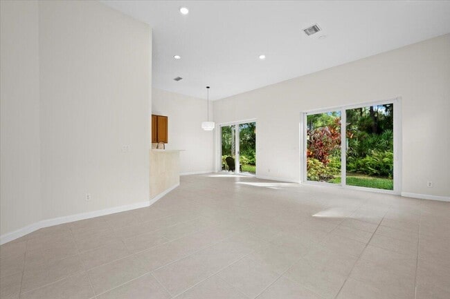 Building Photo - 744 Bocce Ct