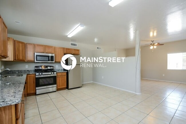Building Photo - 3 Bedroom Pet-Friendly Home in Tucson, AZ with Main Street Renewal