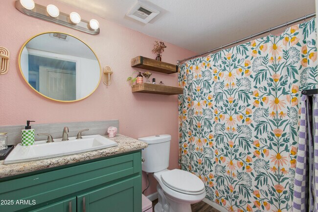 Building Photo - 3009 E Dahlia Dr