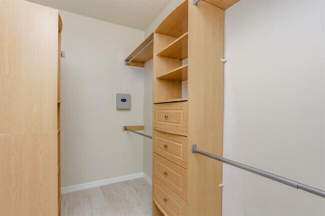 Building Photo - 2611 Oxhill Ct