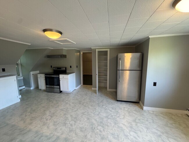 Interior Photo - 51-53 Pleasant St