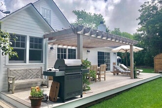 Building Photo - 87 Bay Ave