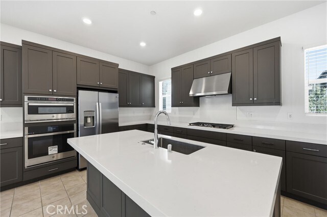 Building Photo - 158 Restore