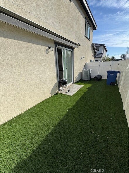 Building Photo - 501 Villa Way