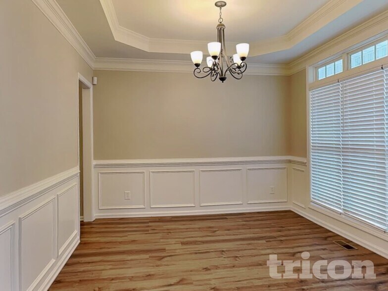 Building Photo - 310 Victory Commons Overlook