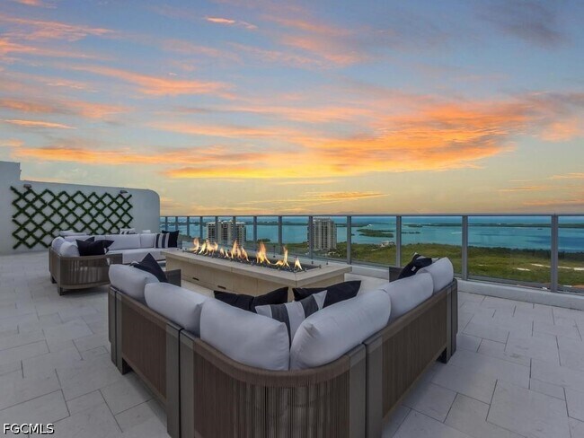 Building Photo - 4810 Pelican Colony Blvd