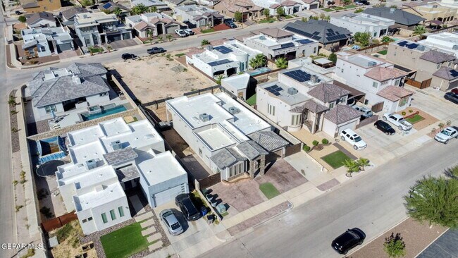 Building Photo - 14805 Holly Springs