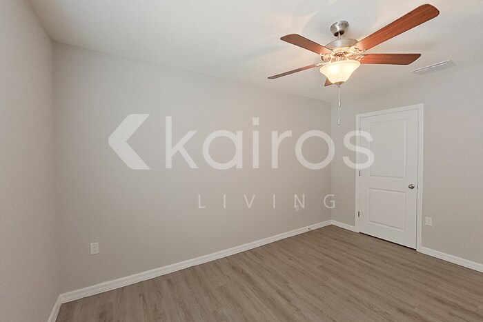 Building Photo - 8645 SW 44th Ct