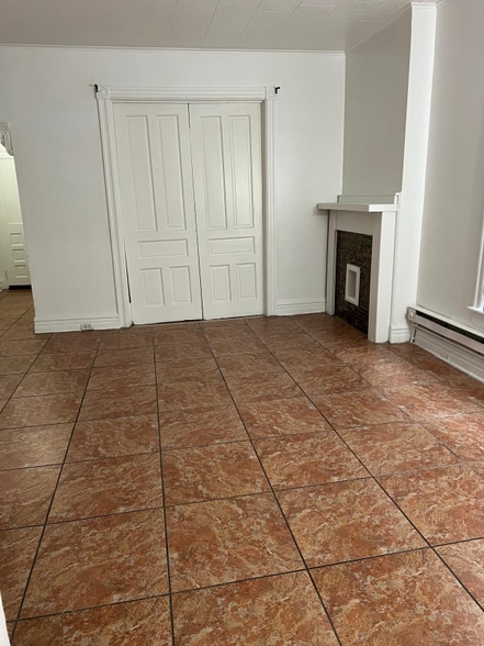 Building Photo - 527 Tilghman St