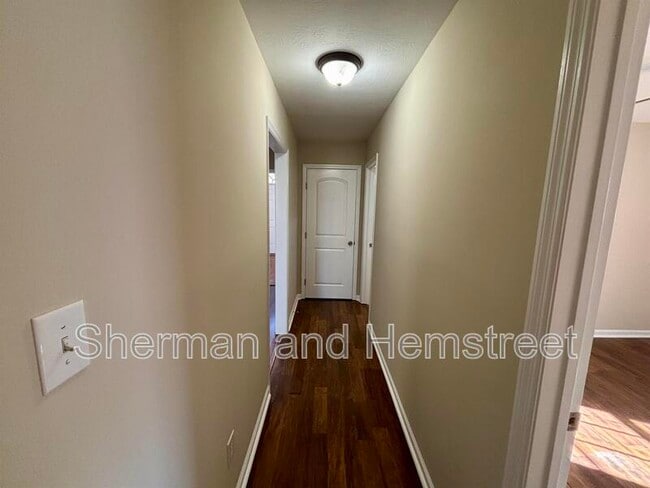 Building Photo - 4477 Country Glen Cir