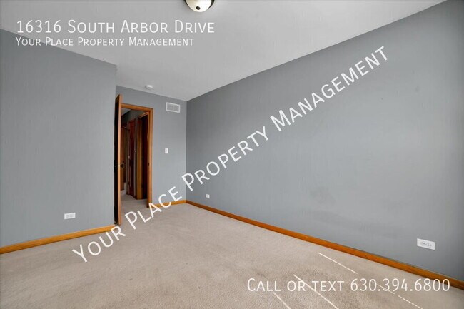 Building Photo - 16316 S Arbor Dr