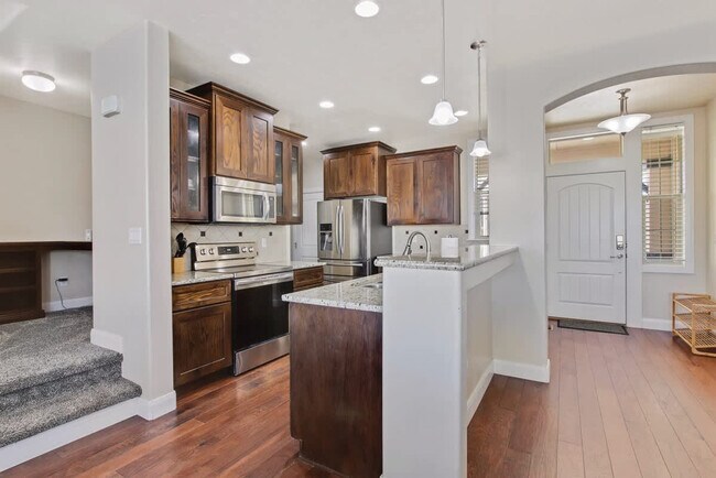Building Photo - 4631 N Adale Ave