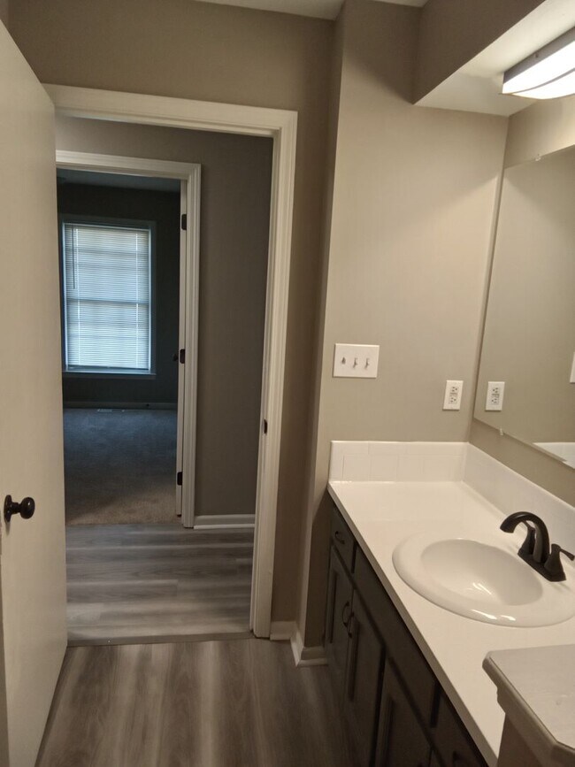 Building Photo - Coming soon! Newly Renovated SF in Liberty