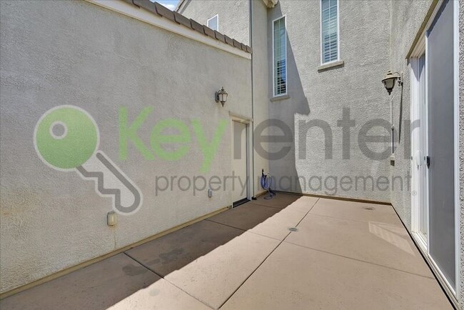 Building Photo - 6123 RolkingHam Ln