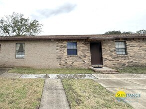 Building Photo - Charming 3-Bedroom Home located in between Hurlburt and Eglin AFB!