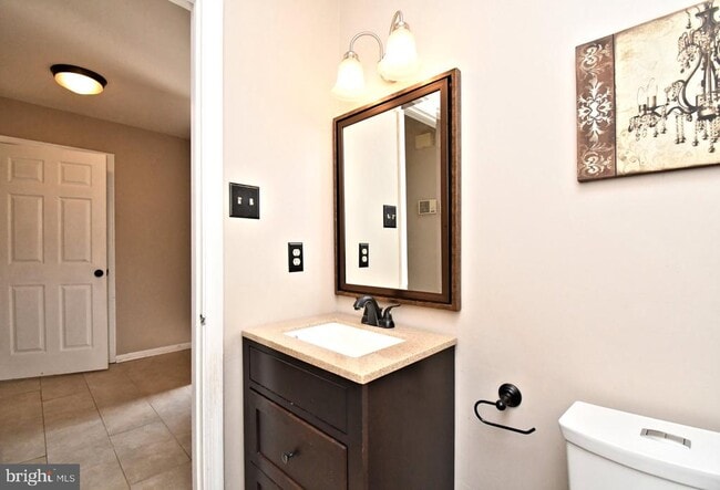 Building Photo - 6 Kanon Ct