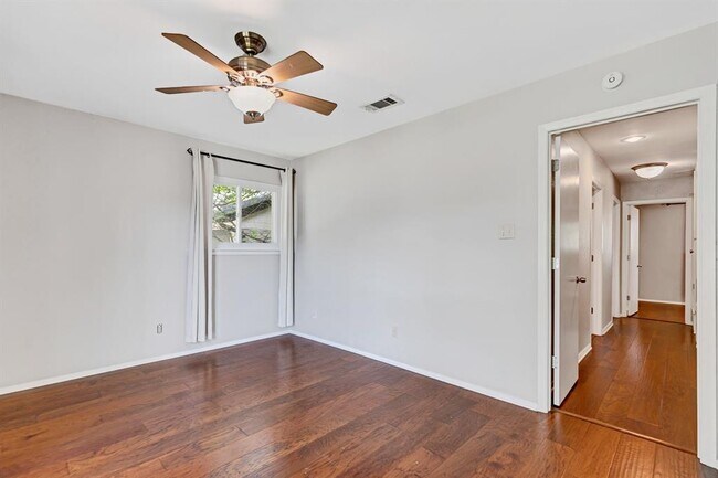 Building Photo - 7402 Bucknell Dr