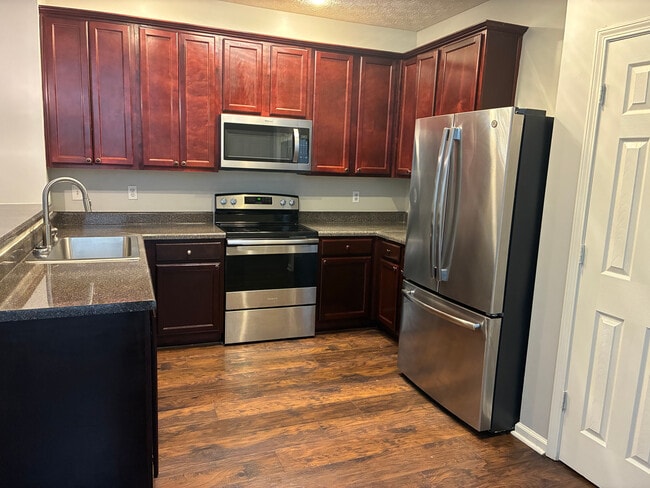 Building Photo - Room in Townhome on Stone Gate Way