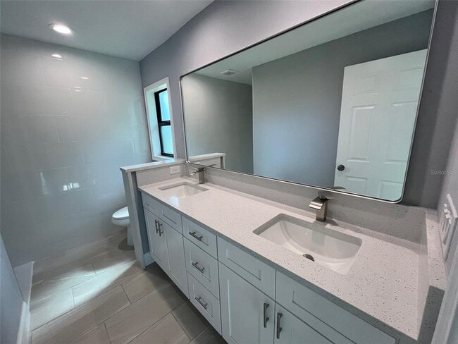Building Photo - 13180 Amaryllis Cir