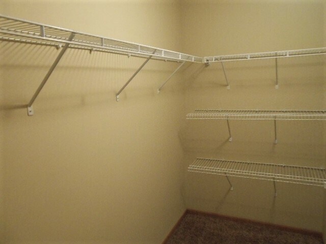 Building Photo - 2271 Landcrest Dr