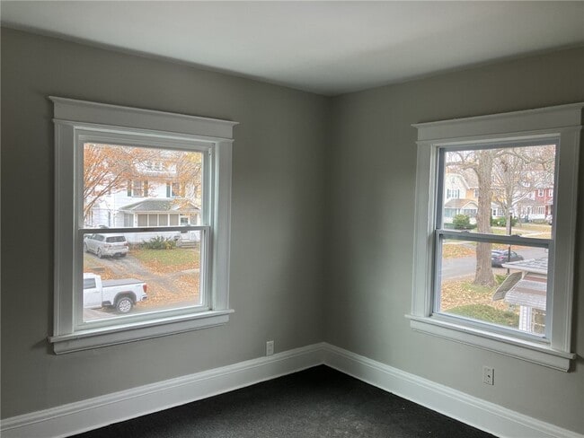 Building Photo - 104 Knickerbocker Ave