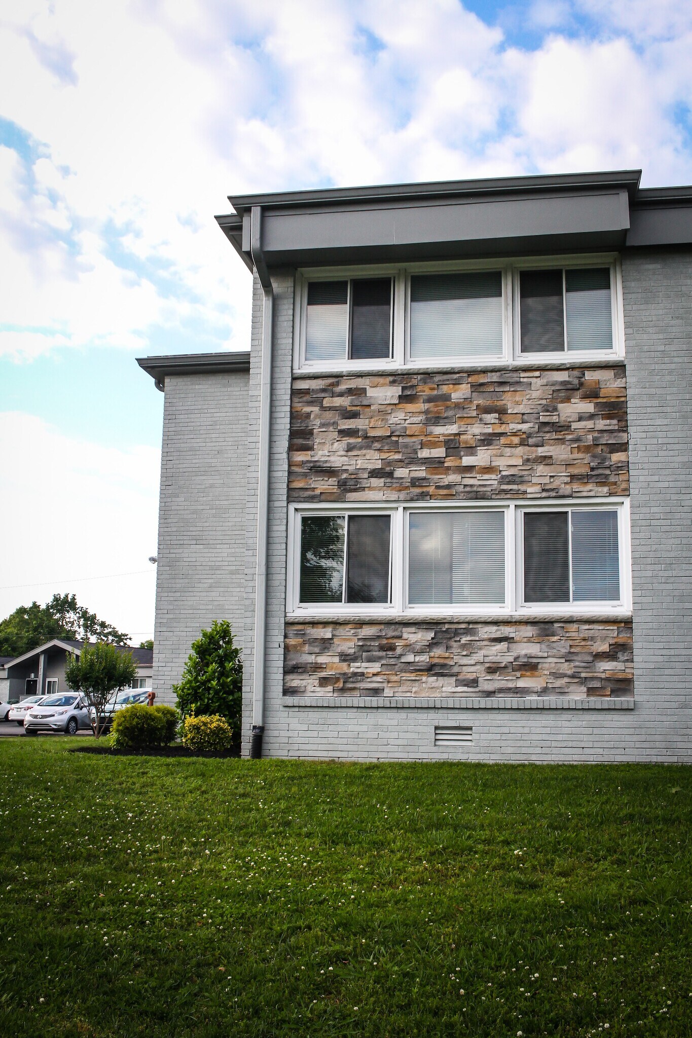 Building Photo - 1900 Richard Jones Rd