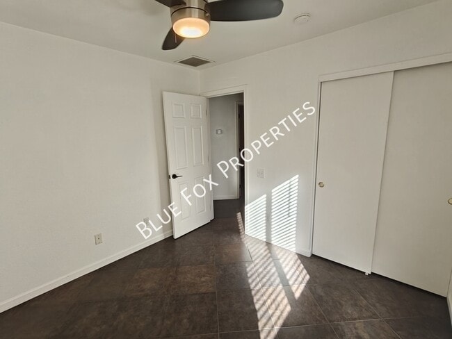 Building Photo - 2289 W Enchantment Pl