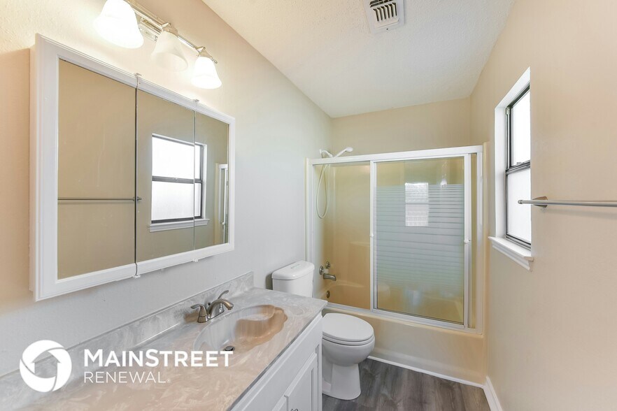 Building Photo - 2121 Rolling Creek Run