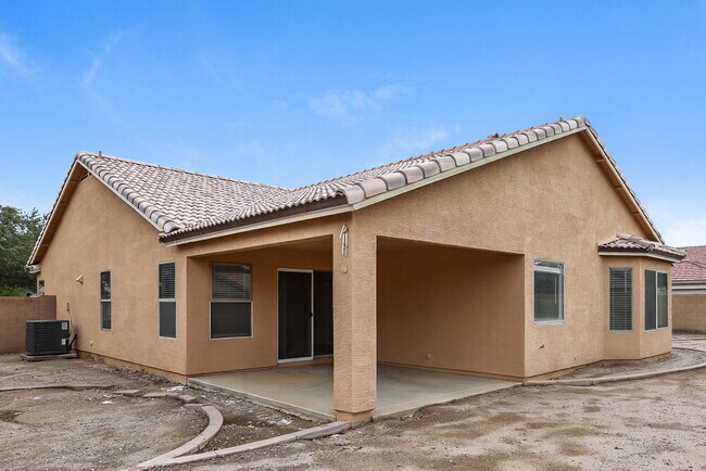 Building Photo - 39812 N Vincenza St